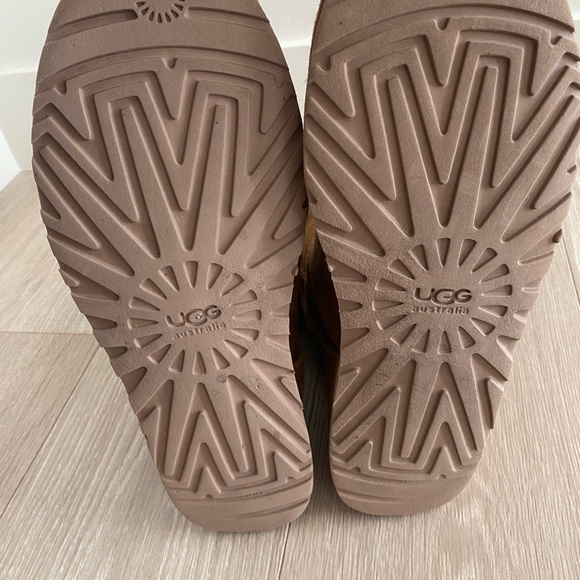 Ugh Bailey Bow Tall II Boot - Picture 4 of 5